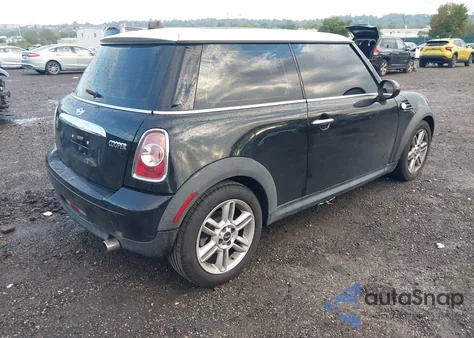 2013 Mini Hardtop Cooper z USA, uszkodzony, nr VIN WMWSU3C50DT374065